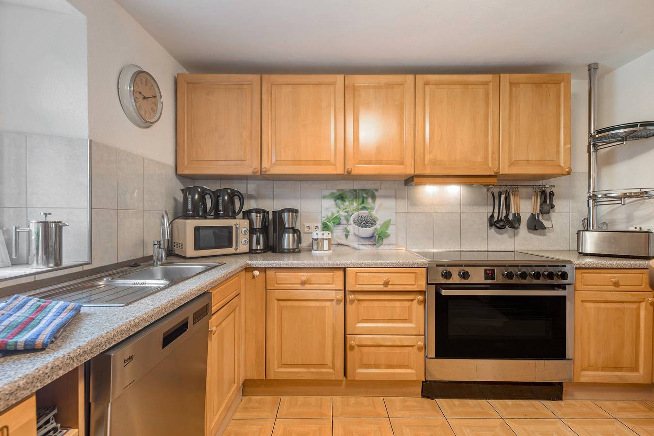 Ferienhaus 'Eifellandhaus' mit Gemeinschaftsterrasse und Wi-Fi in Zweifelscheid, Eifelkreis Bitburg-Prüm