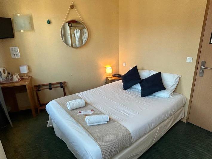 Hôtel pour 2 personnes, avec sauna ainsi que jardin et jacuzzi, adapté aux familles à Épaignes - 3
