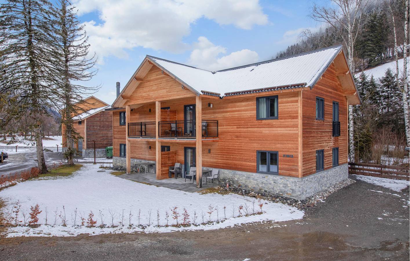 Geheel vakantieappartement, Gezellig appartement met terras en tuin, op 300 meter van het strand in Afritz am See, Villach-Land