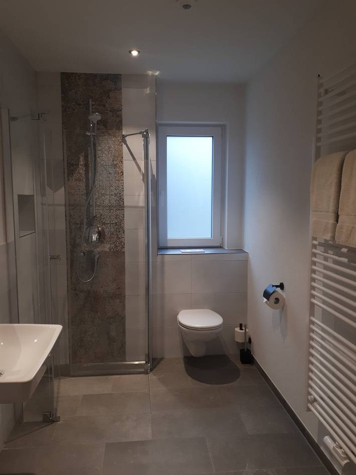 Ganze Wohnung, Ferienwohnung 'Wiesenduft Hof Schütterle' mit Seeblick, privater Terrasse und Wlan in Friedrichshafen, Region Bodensee-Oberschwaben