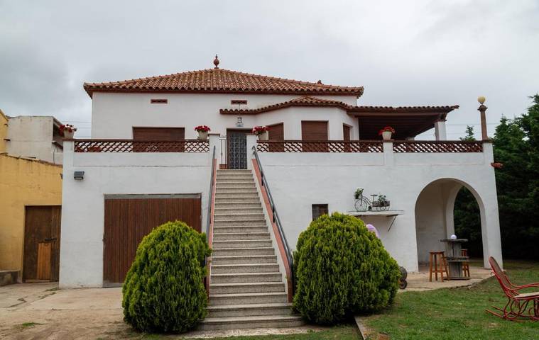 Apartamento para 11 personas, con vistas y jardín además de balcón y piscina en Cabrera de Mar