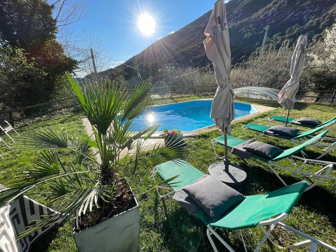 Gran Company Country House with Lake Views, Wi-Fi, and Air Conditioning in Odèn, Spanish Pyrenees