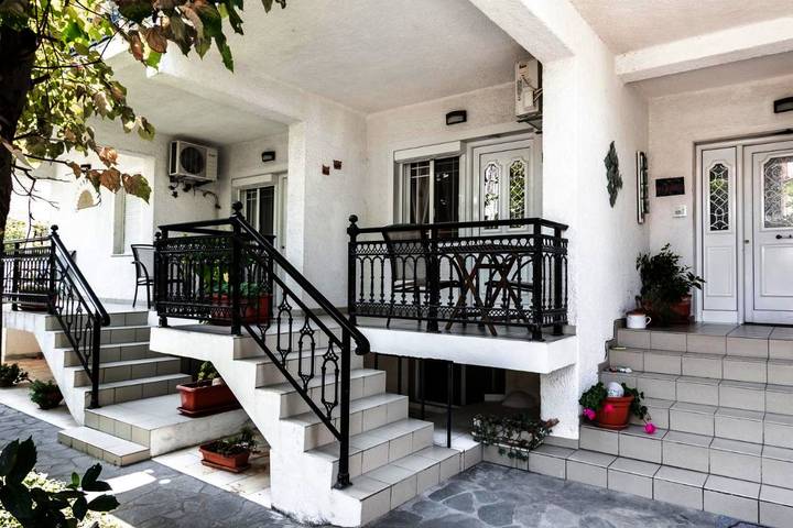 Ferienwohnung für 2 Personen, mit Balkon und Terrasse sowie Garten und Ausblick auf Thassos