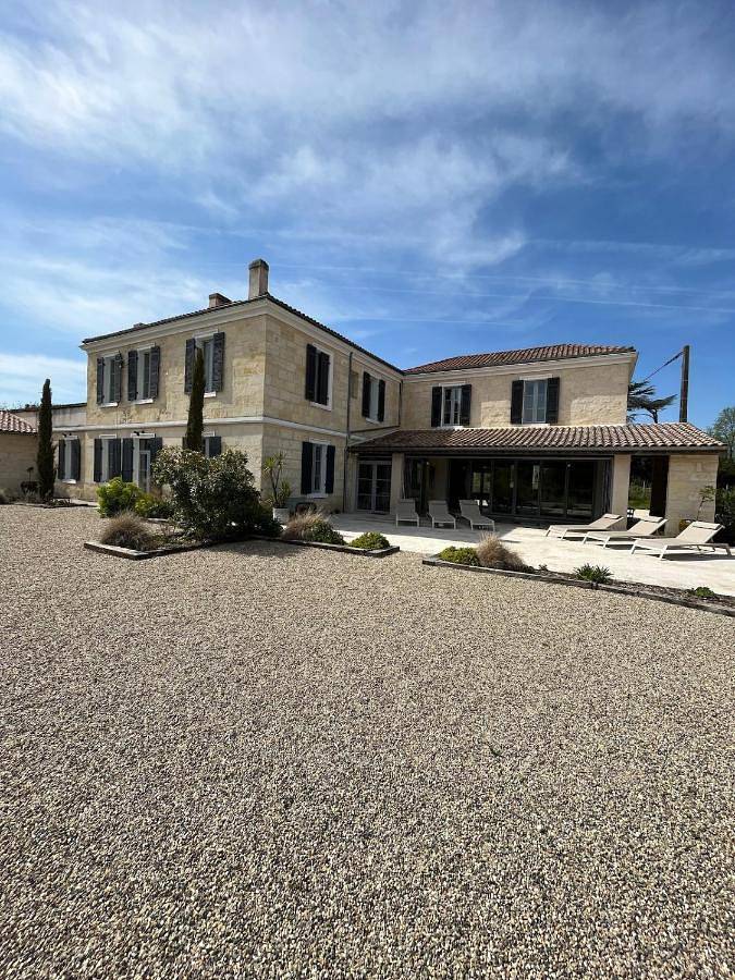 Villa pour 16 personnes, avec jardin ainsi que piscine et vue