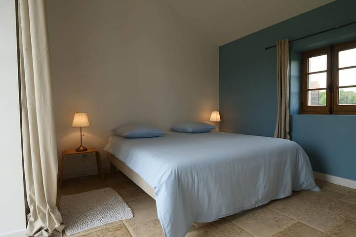 Location de vacances pour 4 personnes, avec terrasse ainsi que jardin et piscine, animaux acceptés à Ambillou - 2