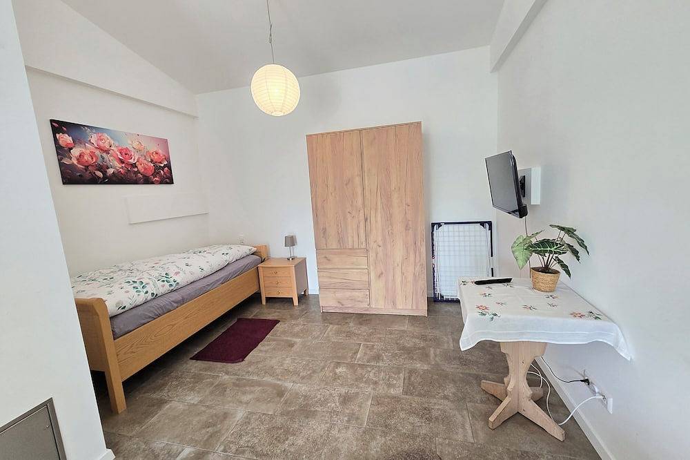 Apartamento entero, Cozy 1-room apartment in a quiet location, near freeway A6 Ilshofen in Ilshofen, Hohenlohe