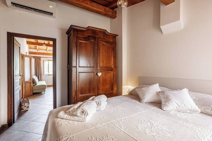 Come Una Volta - Apricale, Antica dimora ligure. Parcheggio a pochi metri in Apricale, Alpi Liguri