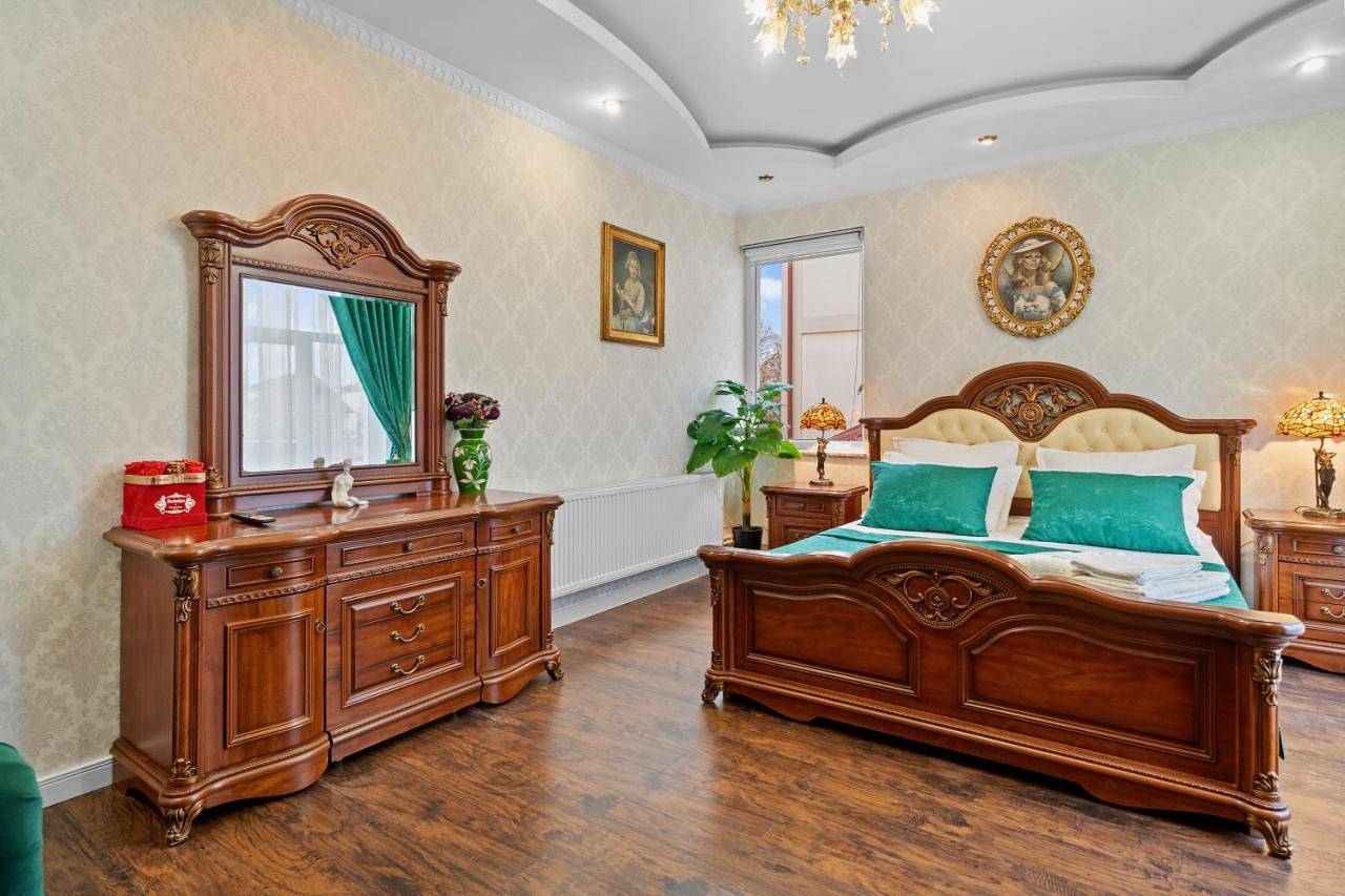 Superior Villa in Bucharest, Walachia
