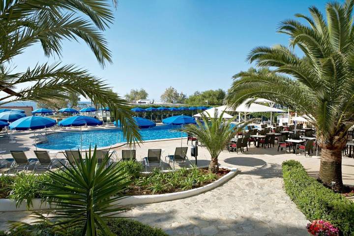 Hotel für 3 Personen, mit Balkon und Terrasse sowie Garten und Pool in Canyamel