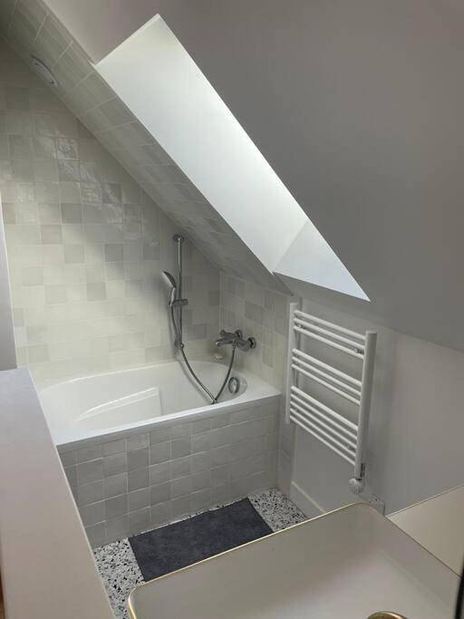 Location de vacances pour 8 personnes, avec jardin ainsi que vue et terrasse à Saint-Antonin-de-Sommaire - 2