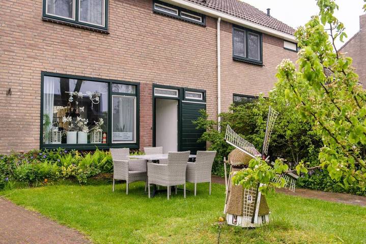 Alojamiento y desayuno para 2 personas, con terraza y jardín - 1