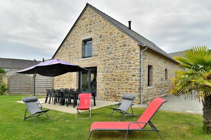 Location de vacances pour 10 personnes, avec terrasse à Dol-de-Bretagne - 2