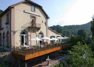 Hôtel pour 3 personnes, avec jardin ainsi que vue et terrasse à Lutzelbourg