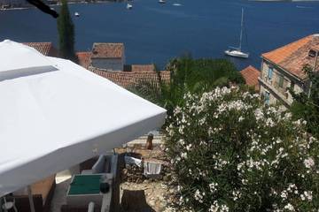 Ferienwohnung für 3 Personen, mit Balkon/Terrasse und Terrasse auf Vis