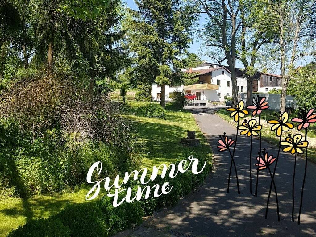 Gutsgarten Schlottenhof in Arzberg (Franken), Landkreis Wunsiedel im Fichtelgebirge