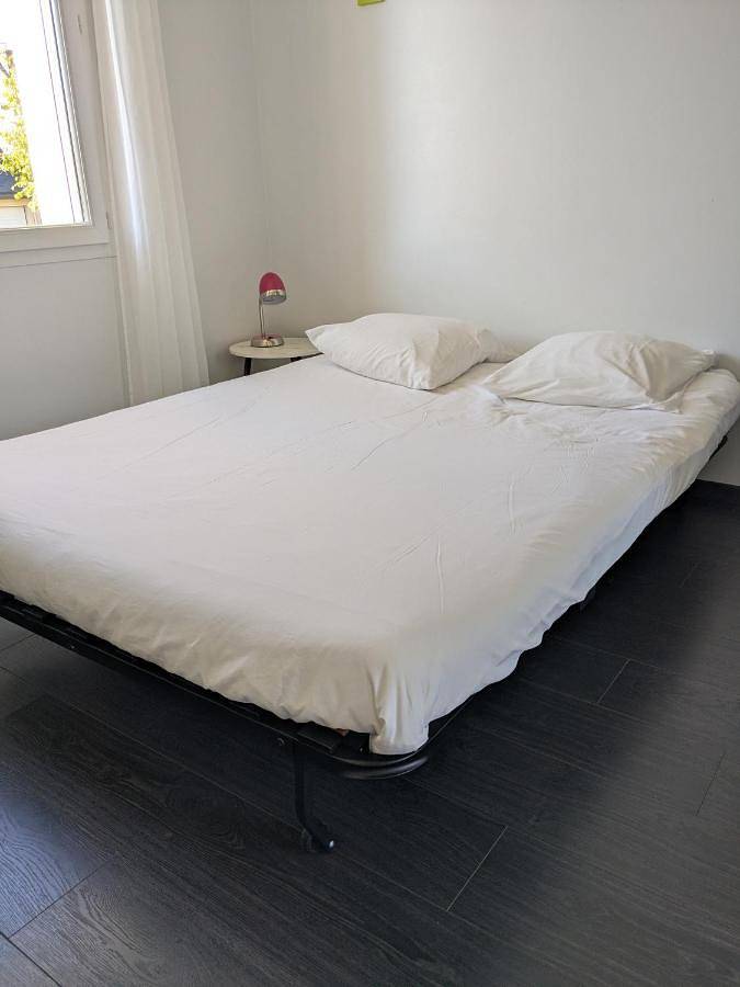 Appartement de vacances entier, Double Room with Private Bathroom in Mordelles, Région de Rennes