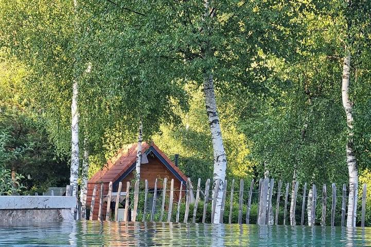Gîte pour 4 personnes, avec piscine à Barbey-Seroux