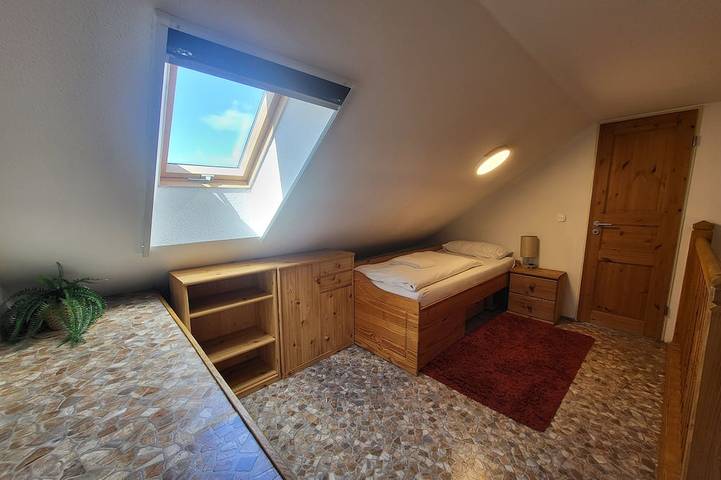 Ganze Wohnung, Gutshof Ferienwohnung mit 2 Schlafzimmern, viel Natur, Hofgarten und See in Tangerhütte, Altmark