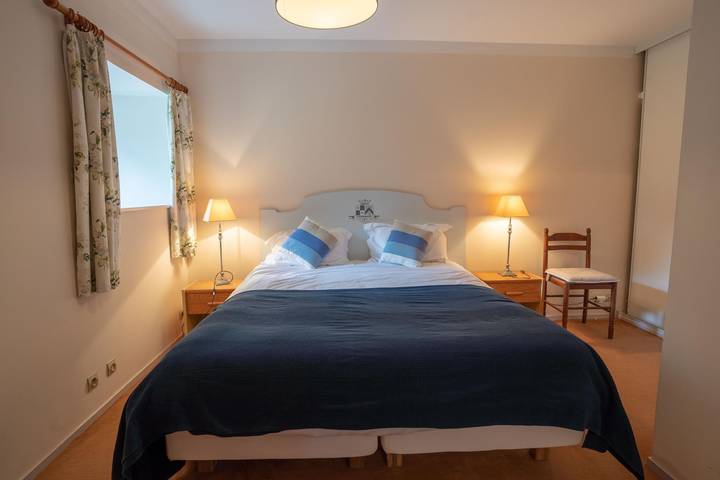 Gîte pour 6 personnes, avec jardin à Pléhédel - 4