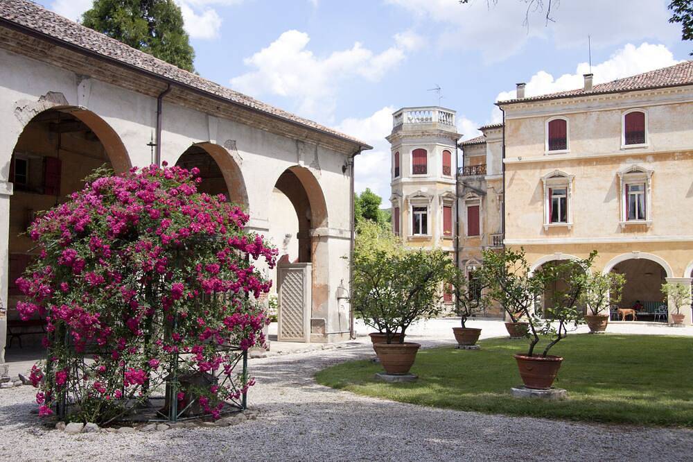Casa vacanza a Este a partire da 1459€ a notte
