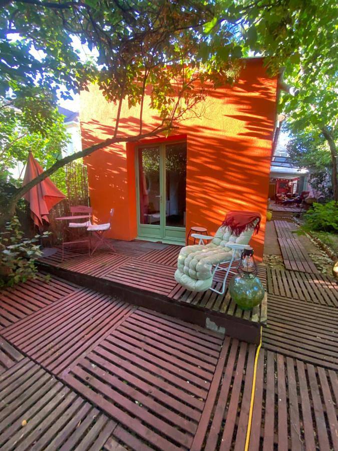 Location de vacances pour 2 personnes, avec Terrasse ainsi que Jardin et Vue à Suresnes - 3