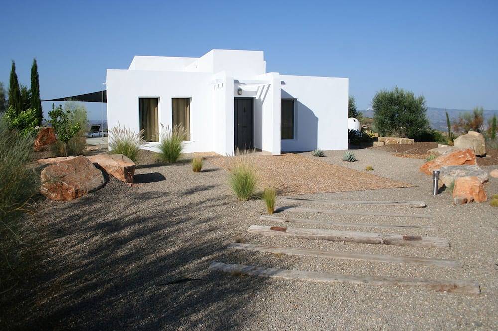 Luxury, Private And Stylish Villa, inc Wifi in Alcaucín, Cordillera Penibética