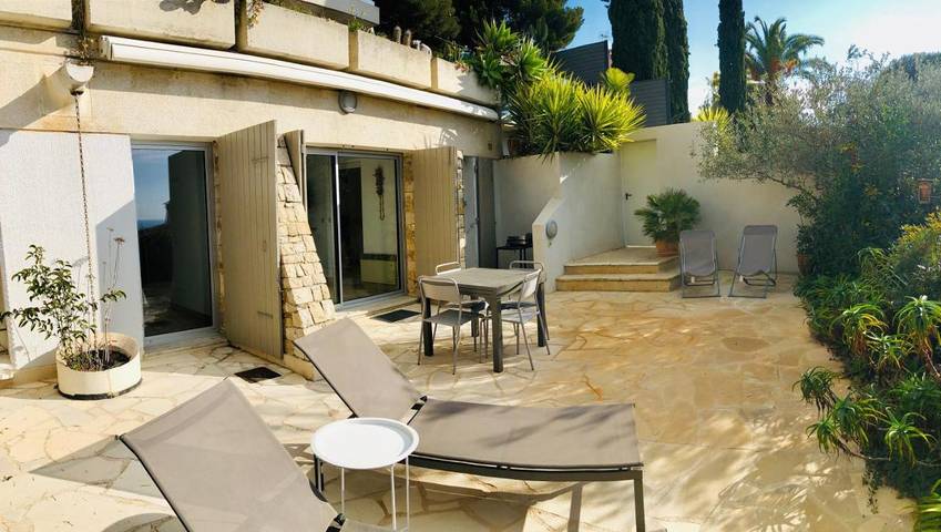 Ferienwohnung für 4 Personen, mit Ausblick und Garten in Cassis - 2