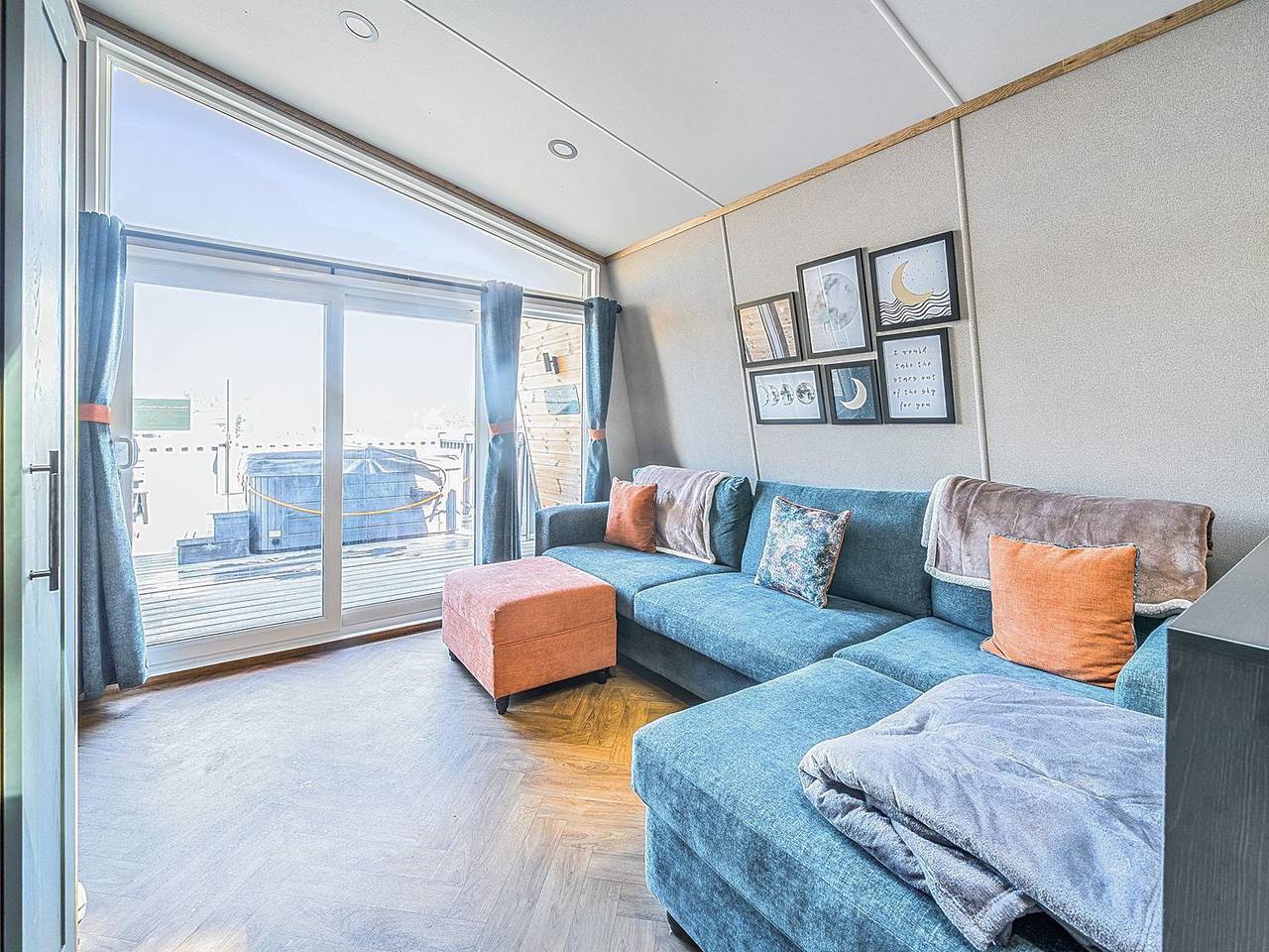 Skylight Stargazer - Billing Aquadrome in Northampton, Northamptonshire