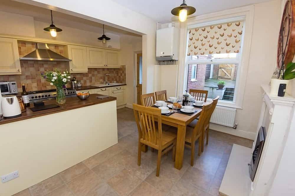 Entire House - Jutes House, Exeter - Sleeps 6 in Exeter, Devon