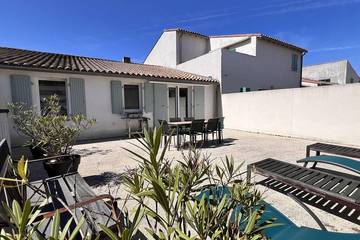 Gîte pour 4 personnes, avec terrasse et jardin dans Office De Tourisme De Saint Martin En Re