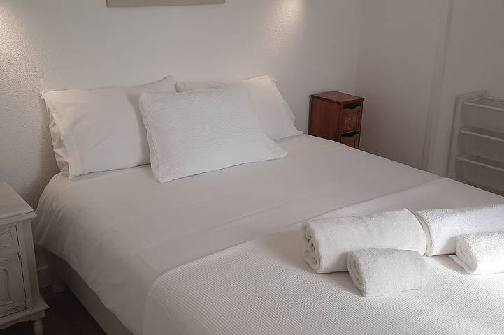 Alice's House, Private Pool, 7 km from Beach in Alfeizerão, Leiria District