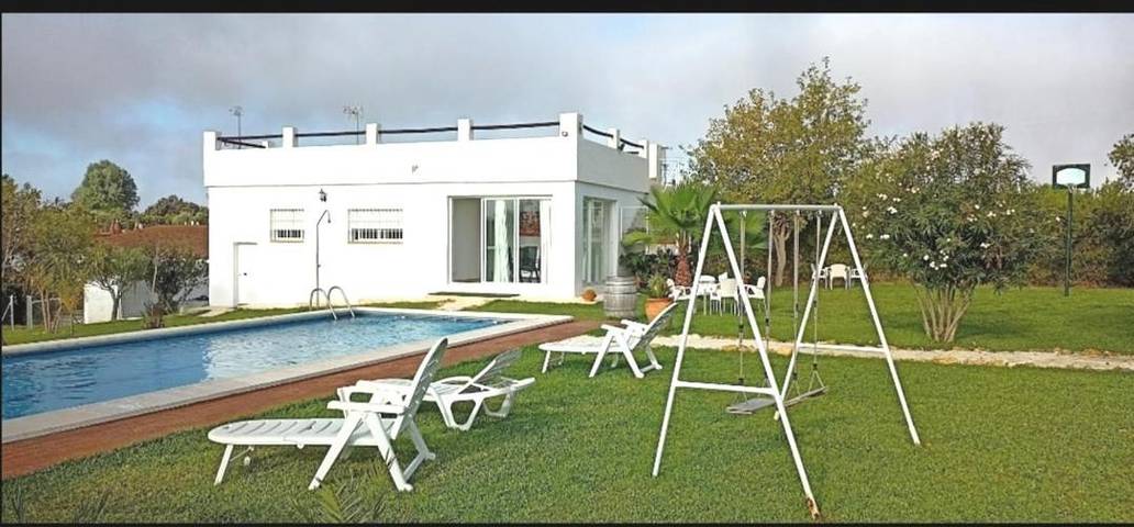 Apartamento para 5 personas, con Terraza y Jardín además de Piscina y Vistas en Sanlúcar la Mayor