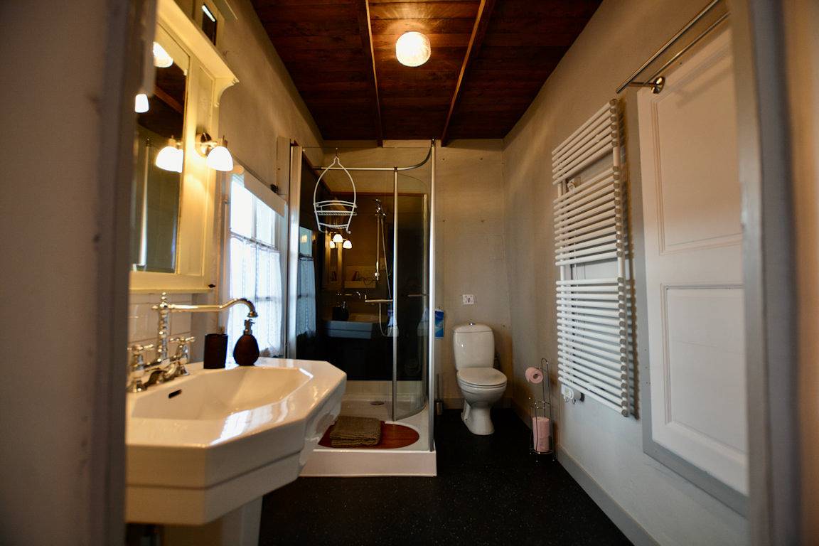 Chambres d'hôtes Les Hirondelles - Chambre 1 in Dommartin-le-Saint-Père, Haute-Marne