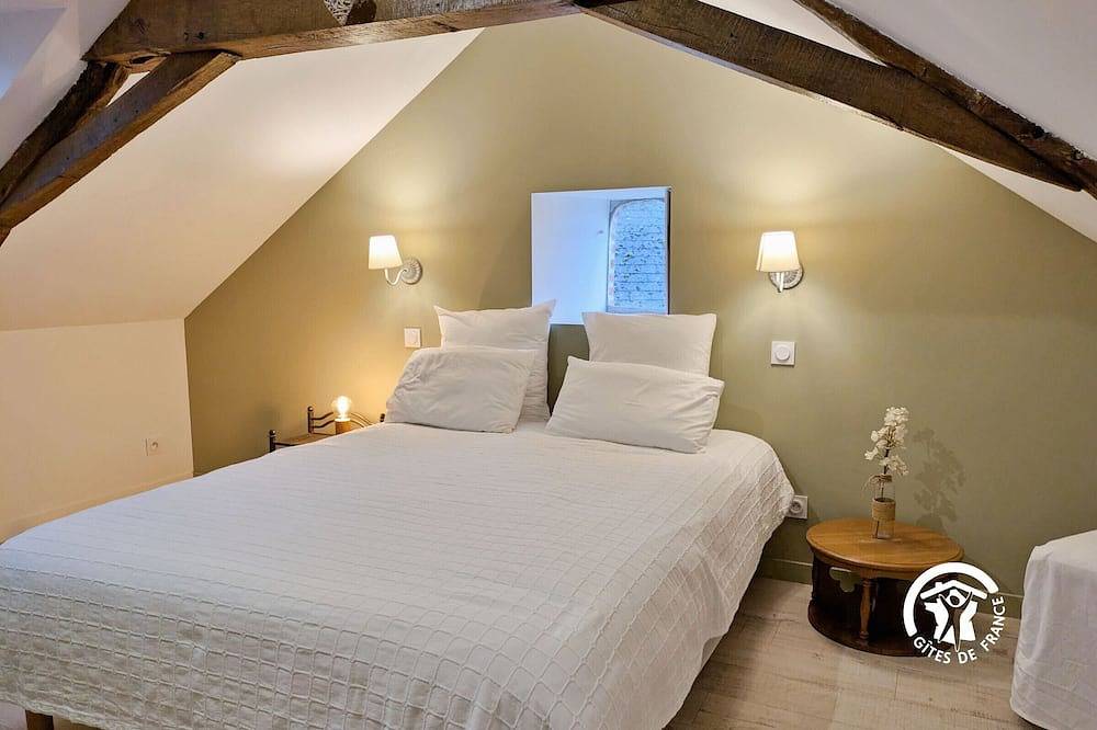 Charme bucolique : gîte 2 chambres avec jardin, poêle à bois et activités nature in Saint-Céneré, Mayenne