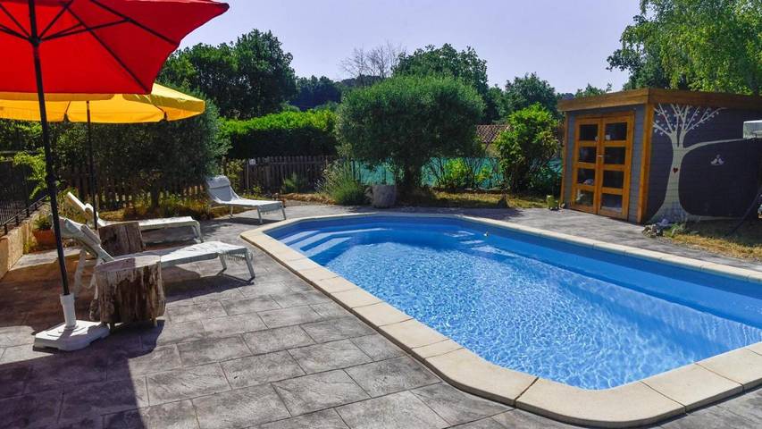Location de vacances pour 3 personnes, avec jardin et piscine à Seillons-Source-d'Argens - 4