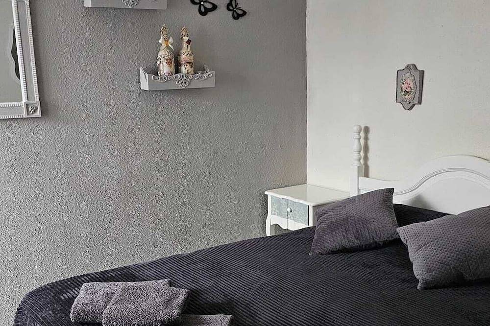 Ganze Wohnung, 2-bedroom apartment near Alicante with spacious terrace, 5 min to the beach in Los Arenales del Sol, Elche
