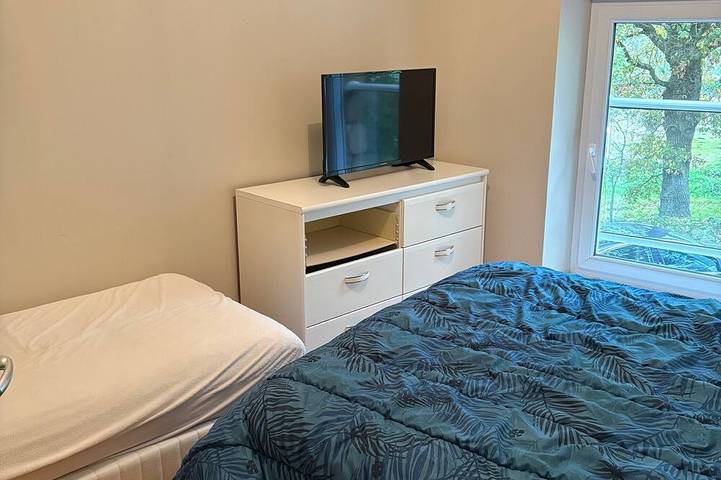 Location de vacances pour 15 personnes, avec jardin et terrasse à Baguer-Pican - 3