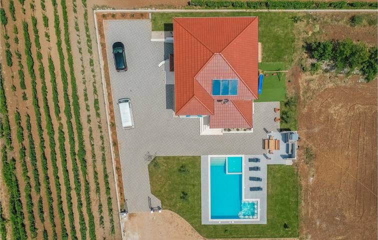 Gemütliche 1-Zimmer-Wohnung mit Pool, WLAN und Terrasse in der Nähe des Flusses Ričina in Imotski, Makarska Riviera