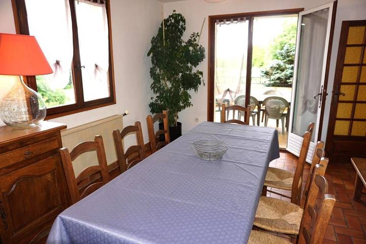 Location de vacances pour 6 personnes, avec Balcon et Terrasse ainsi que Jardin et Vue à Les Granges-Gontardes