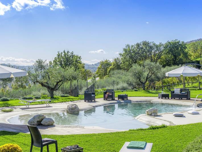Ferienhaus für 10 Personen, mit Terrasse und Garten sowie Pool in Marche