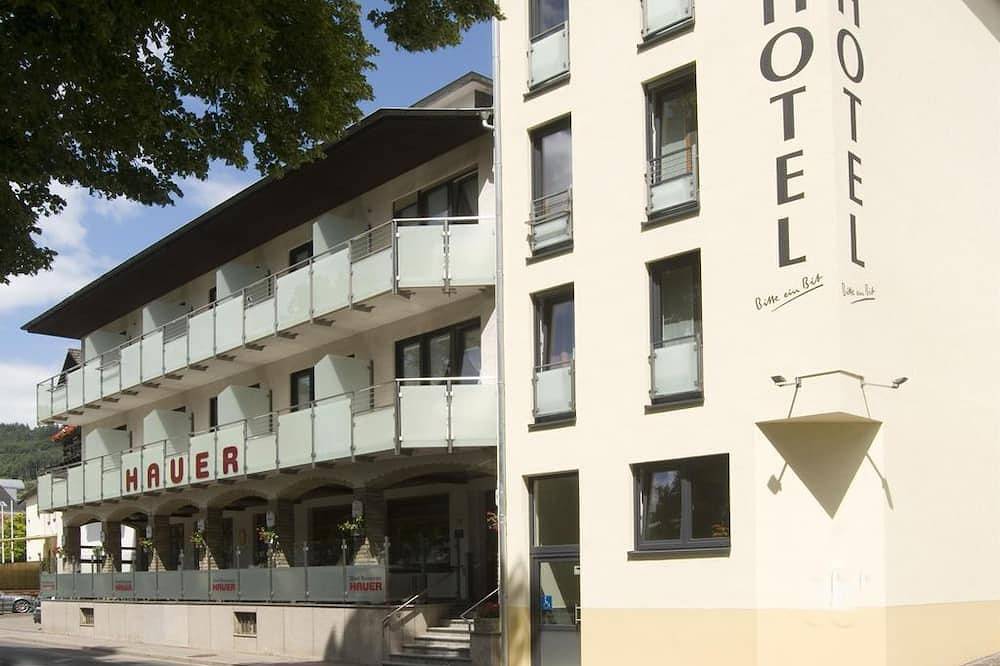 Barriere freies Doppelzimmer Dusche/Wc - Hotel Hauer in Bollendorf, Eifelkreis Bitburg-Prüm