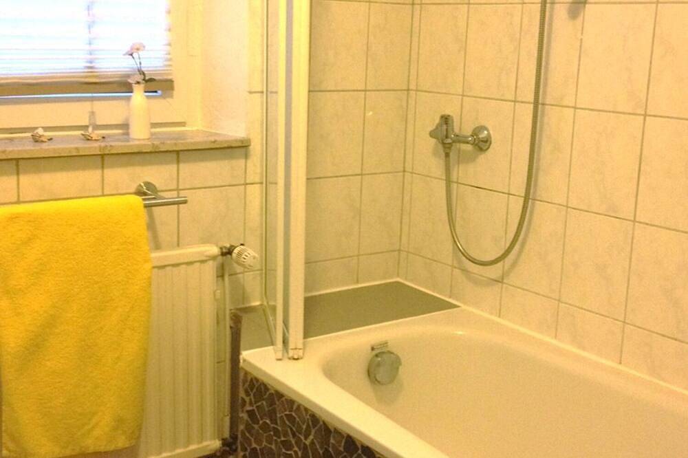 Ganze Wohnung, Herzlich Willkommen in Hinte vor den Toren der Seehafenstadt Emden! in Hinte, Landkreis Aurich