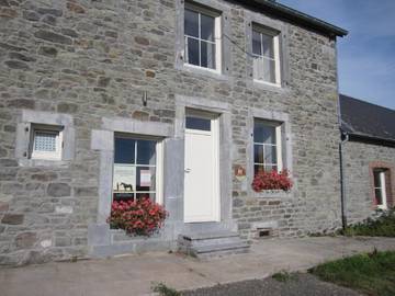 Gîte pour 8 personnes, avec vue et jardin, animaux acceptés à Gedinne