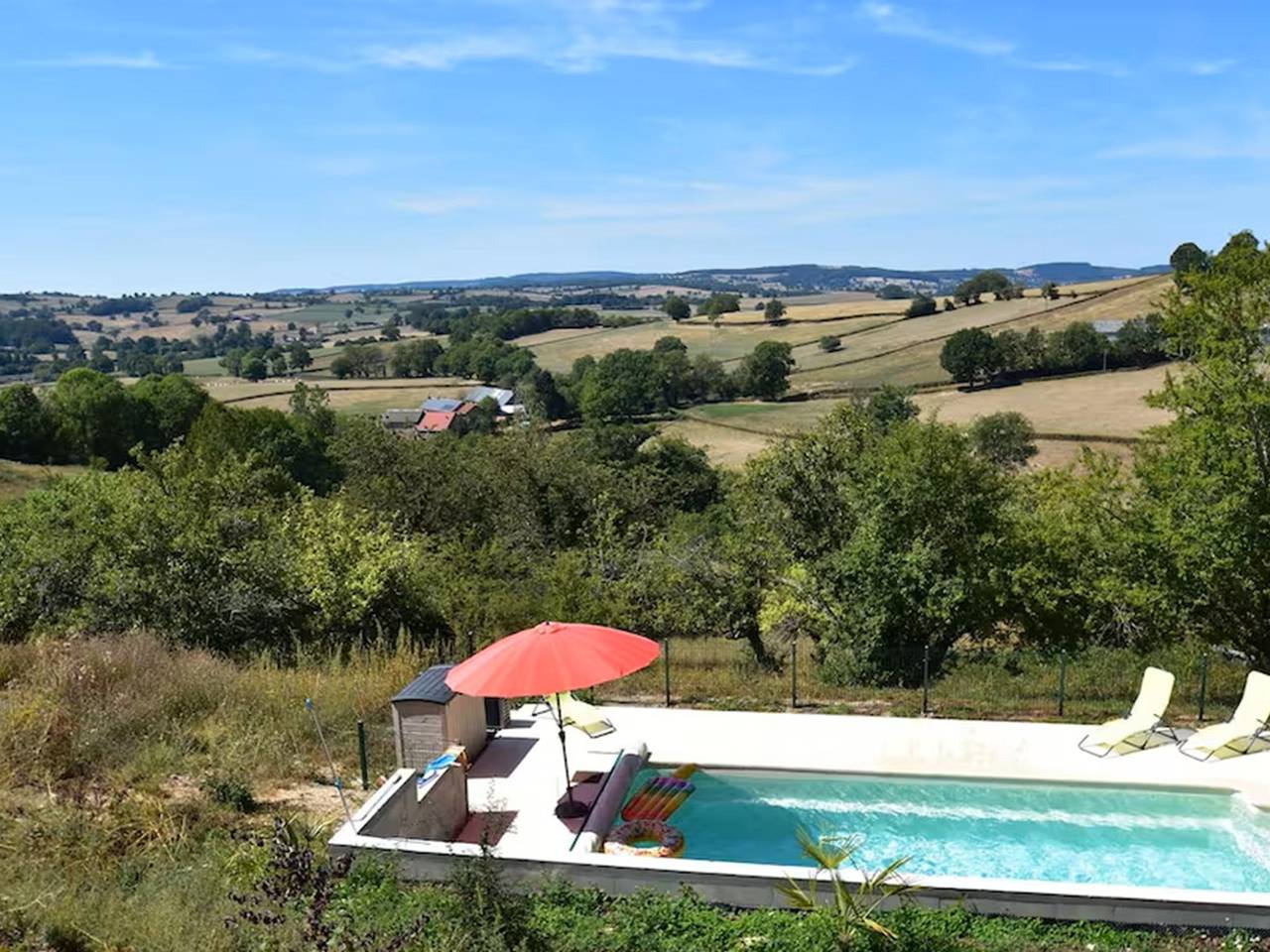 Appartement entier, Appartement moderne à Cuzy avec piscine commune in Cuzy, Région d'Autun