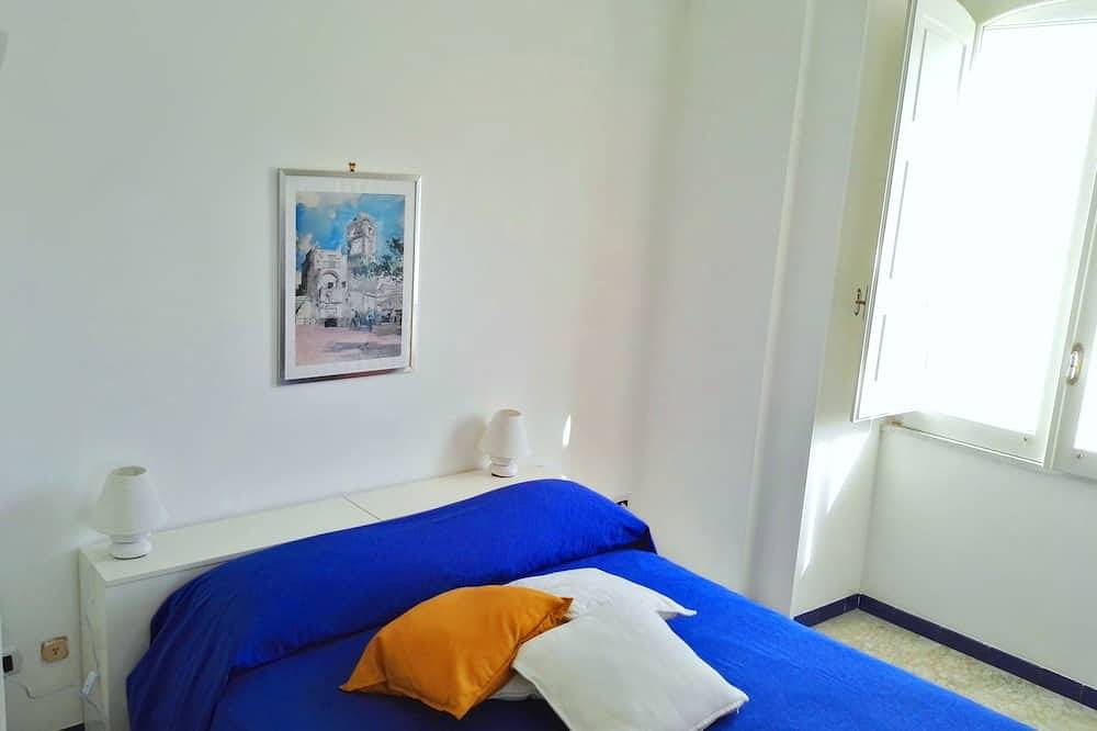 The small castle of the Moors Ii°, private access to sea, lift, parking in Ravello, Sorrento Coast