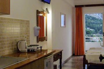 Apartment for 2 People in Agios Gordios, Corfu, Photo 1