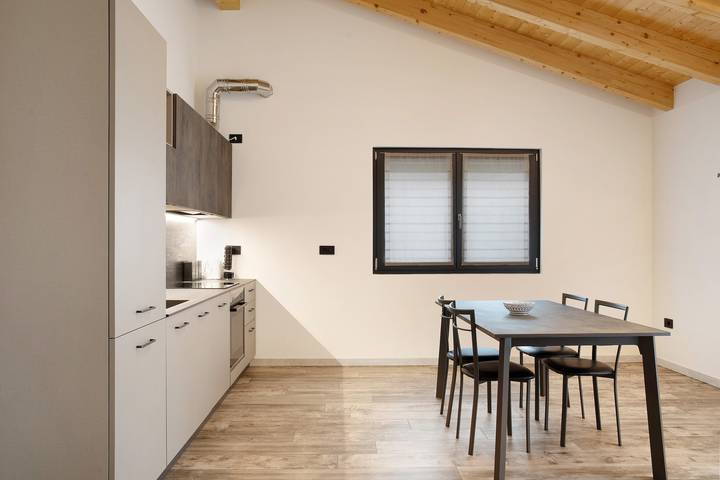 Appartamento intero, Appartamento 'Alice' con Vista Montagna, Wi-Fi e Aria Condizionata in Caiolo (Borgo), Caiolo