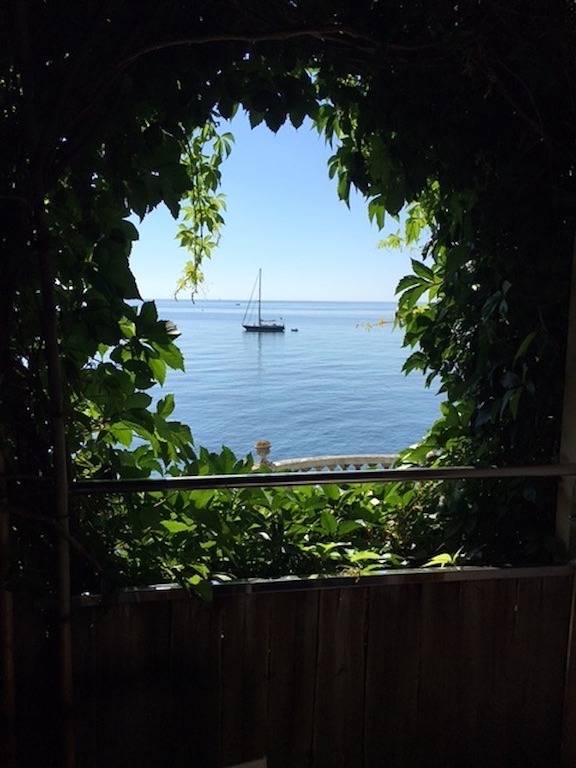 Gîte pour 2 personnes, avec Terrasse ainsi que Jardin et Vue à Brando - 3