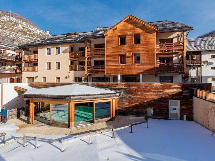 Appart’hôtel pour 4 personnes, avec Jacuzzi ainsi que Piscine et Sauna