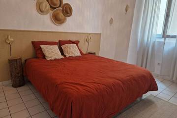 Appartement De Vacances pour 4 Personnes dans Aubenas, Ardèche, Photo 2